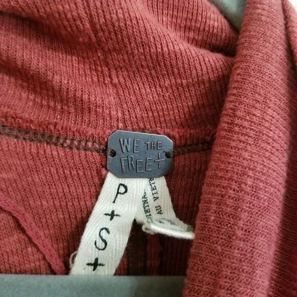 Free People NEW Split Back Red Turtleneck Relaxed Fit Knit High Low Tunic Top - Picture 5 of 9